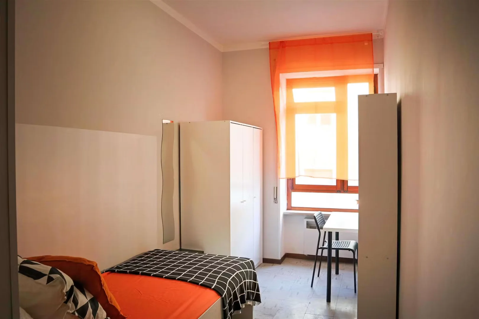 Chambre à louer dans un appartement d'étudiant à , entièrement meublée