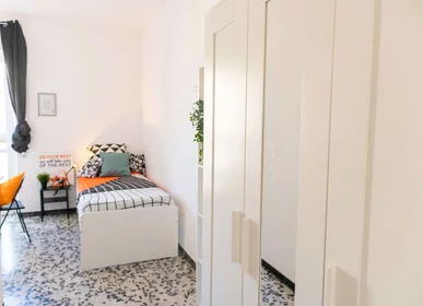 Stanza privata in Via Tiziano, San Benedetto, immagine 1 di 10