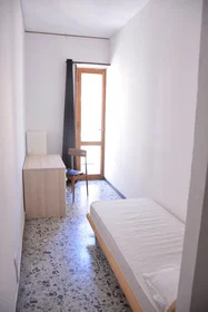 Stanza privata in Via Pola, Stampace, immagine 1 di 9