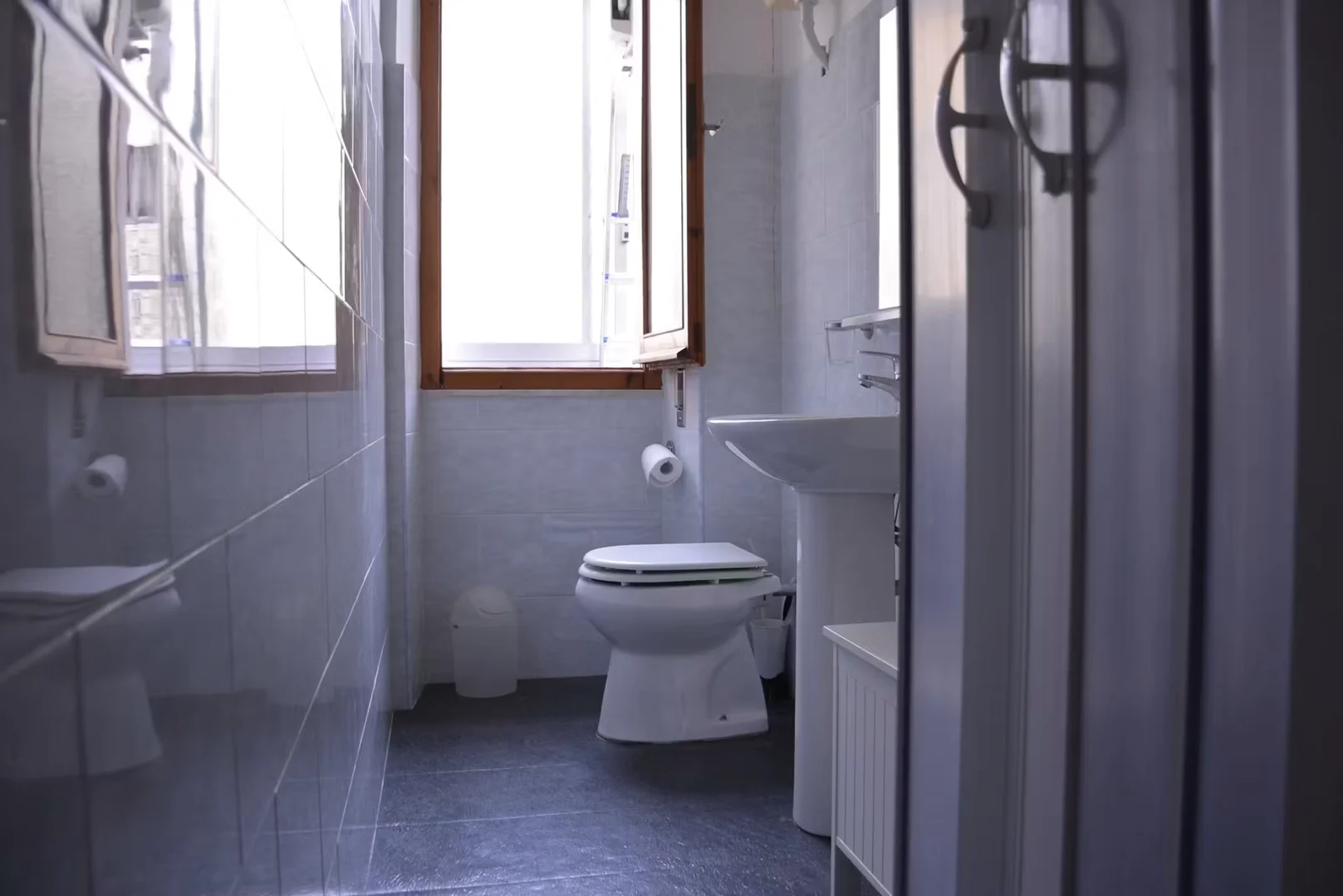 Camera per studenti in  con servizi moderni