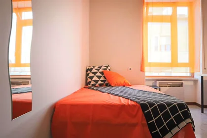 Chambre privée à Via Tigellio, Stampace, image 1 de 10