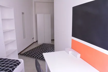 Stanza privata in Via Tigellio, Stampace, immagine 2 di 9