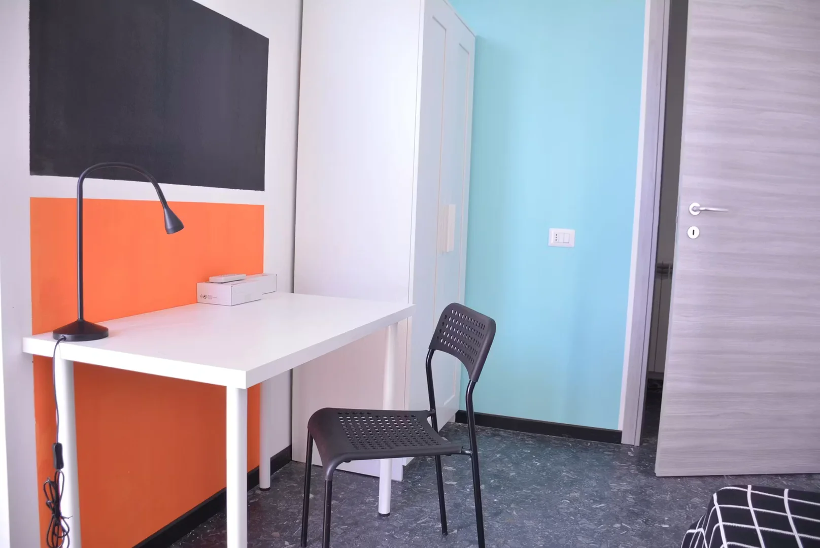 Chambre confortable pour étudiants disponible dans