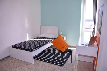 Quarto privado em Via Ingurtosu, Is Mirrionis, imagem 3 de 9