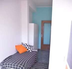 Quarto barato em {area}