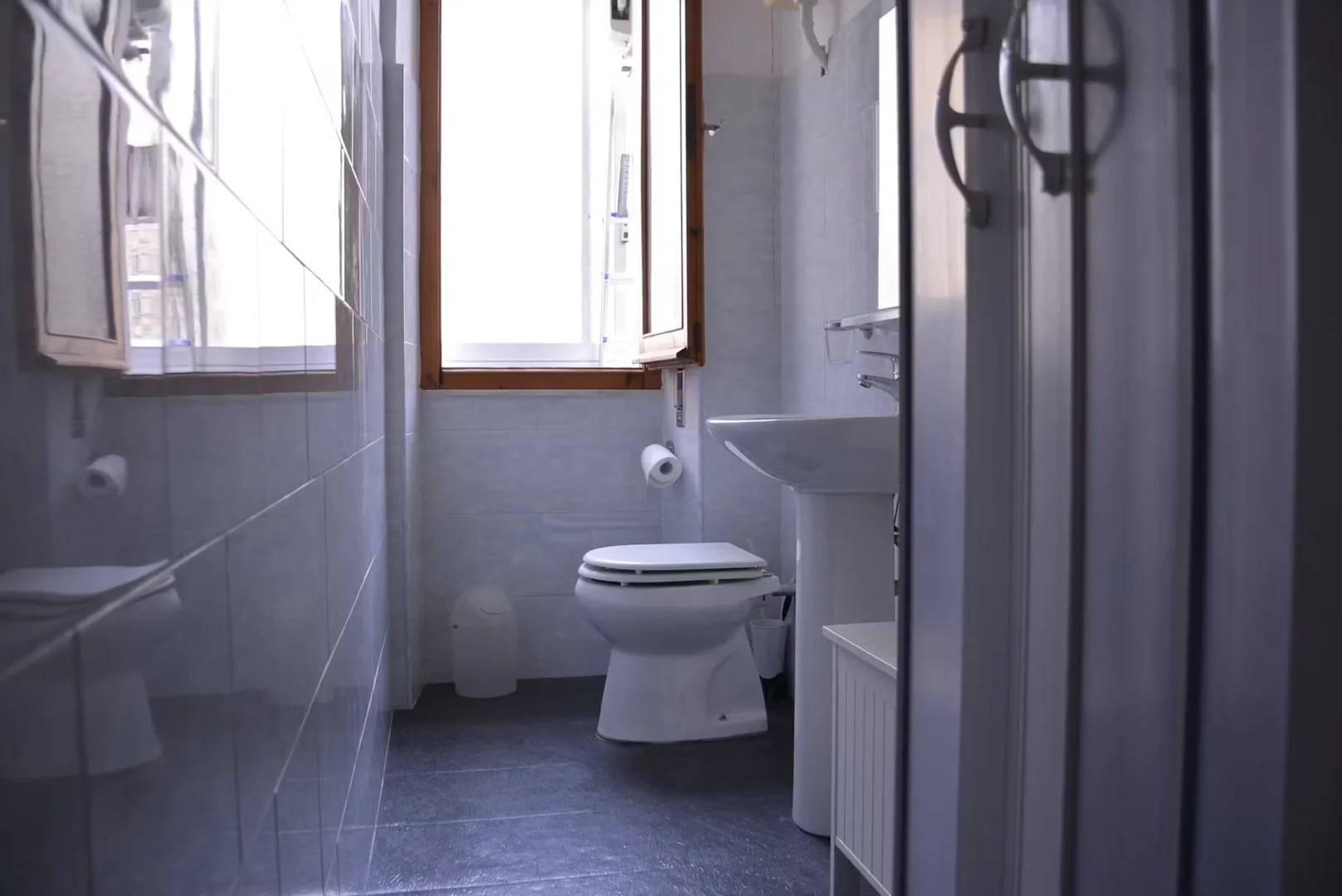 Quarto amigo do estudante em  com comodidades modernas