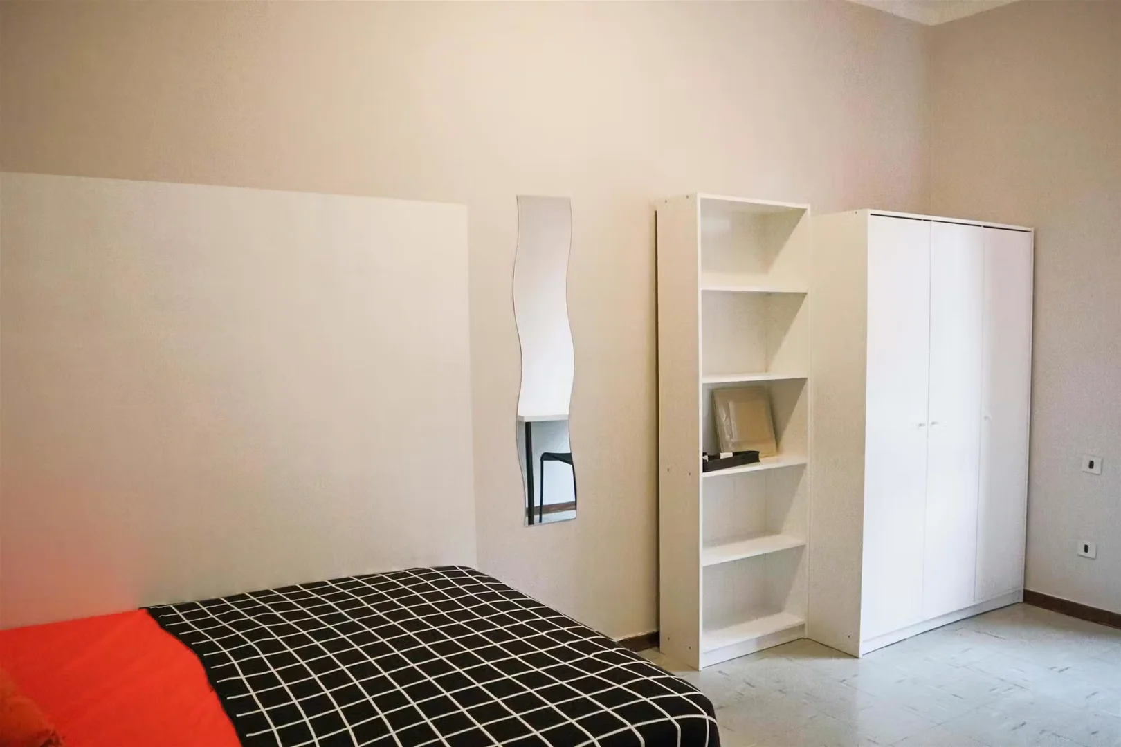 Chambre d'étudiant économique avec emplacement pratique dans 