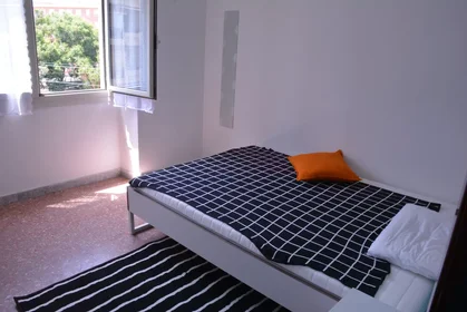 Stanza privata in Via dei Giudicati, Fonsarda, immagine 1 di 9