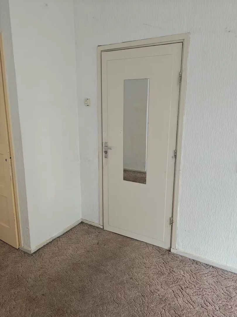 Quarto de estudante económico perto do campus em 