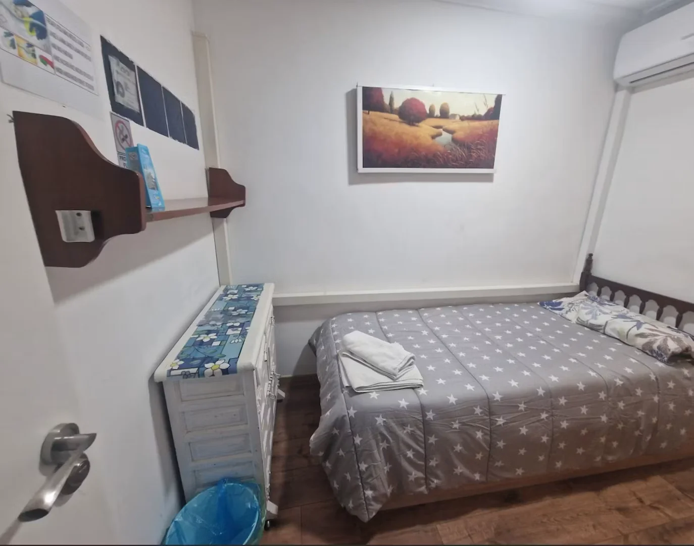 Zimmer in Studentenwohnung in  zu vermieten, voll möbliert