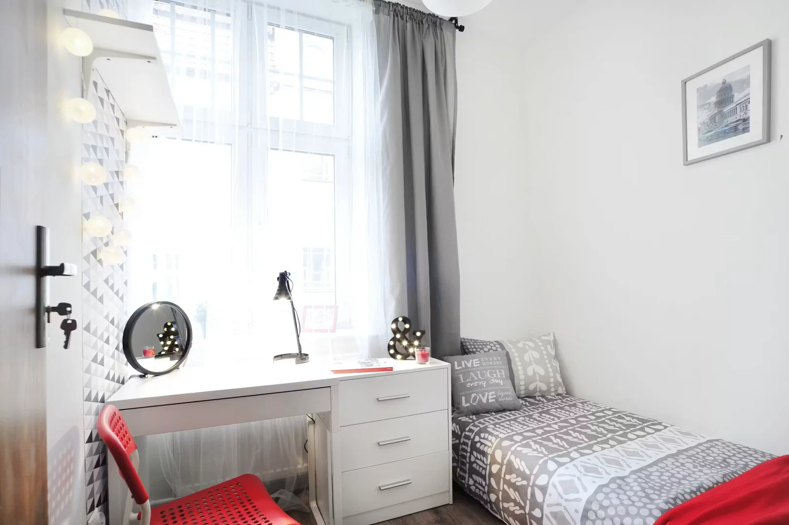 Habitación estudiantil económica cerca del campus en 