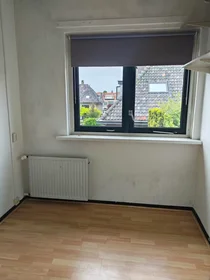 Habitación privada en Burggravenlaan, Burgemeesters-en Professorenwijk, imagen 1 de 5