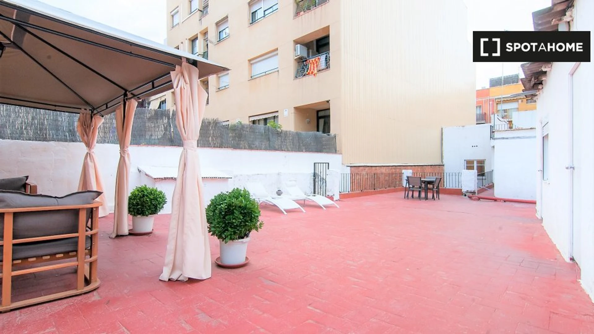 Room for rent with double bed Barcelona