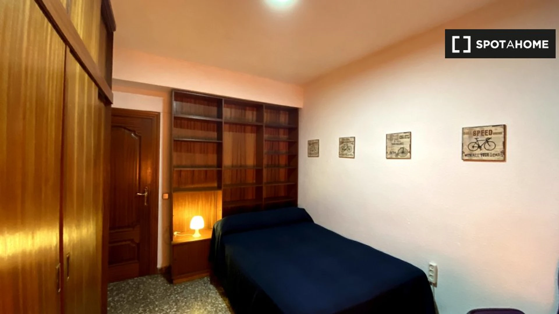 Pokój do wynajęcia z podwójnym łóżkiem w Kartagina