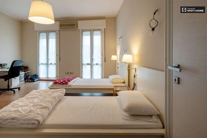 Quarto para alugar com cama de casal em Padova