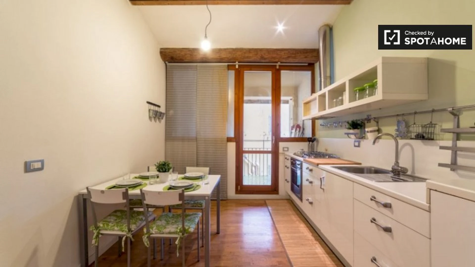Cheap private room in Florence
