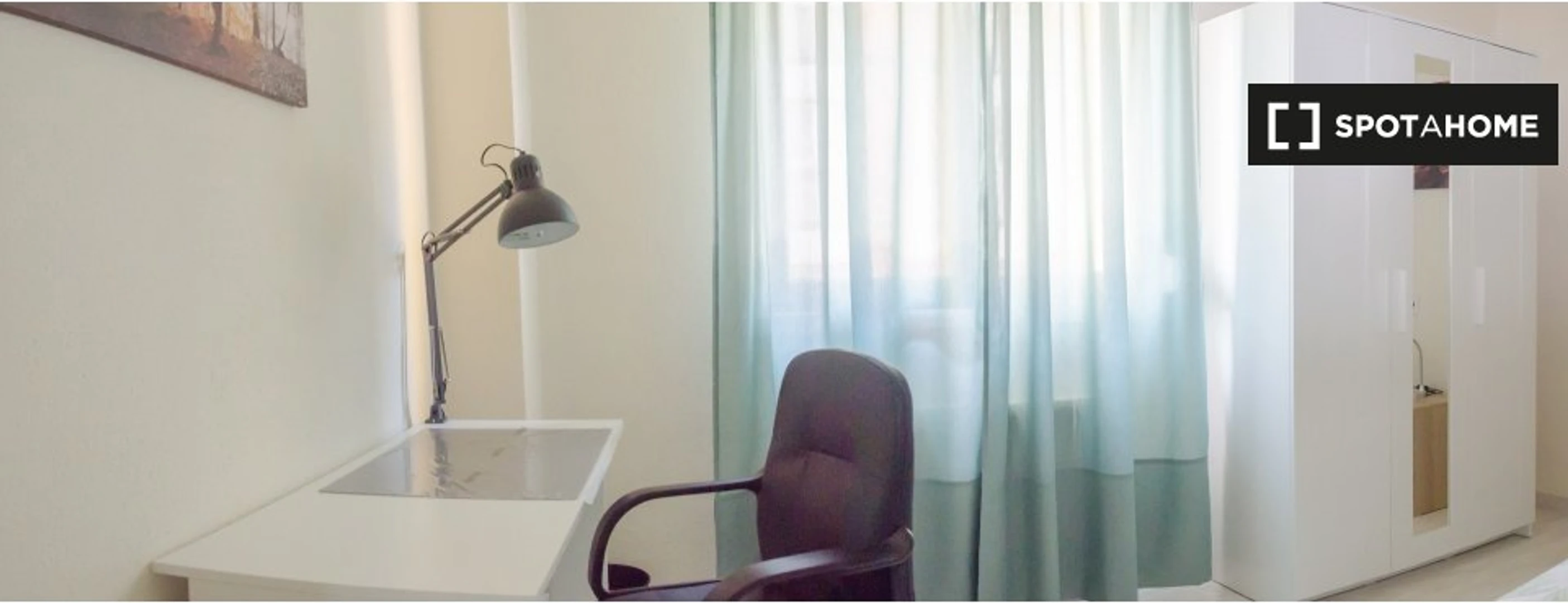 Oviedo de çift kişilik yataklı kiralık oda