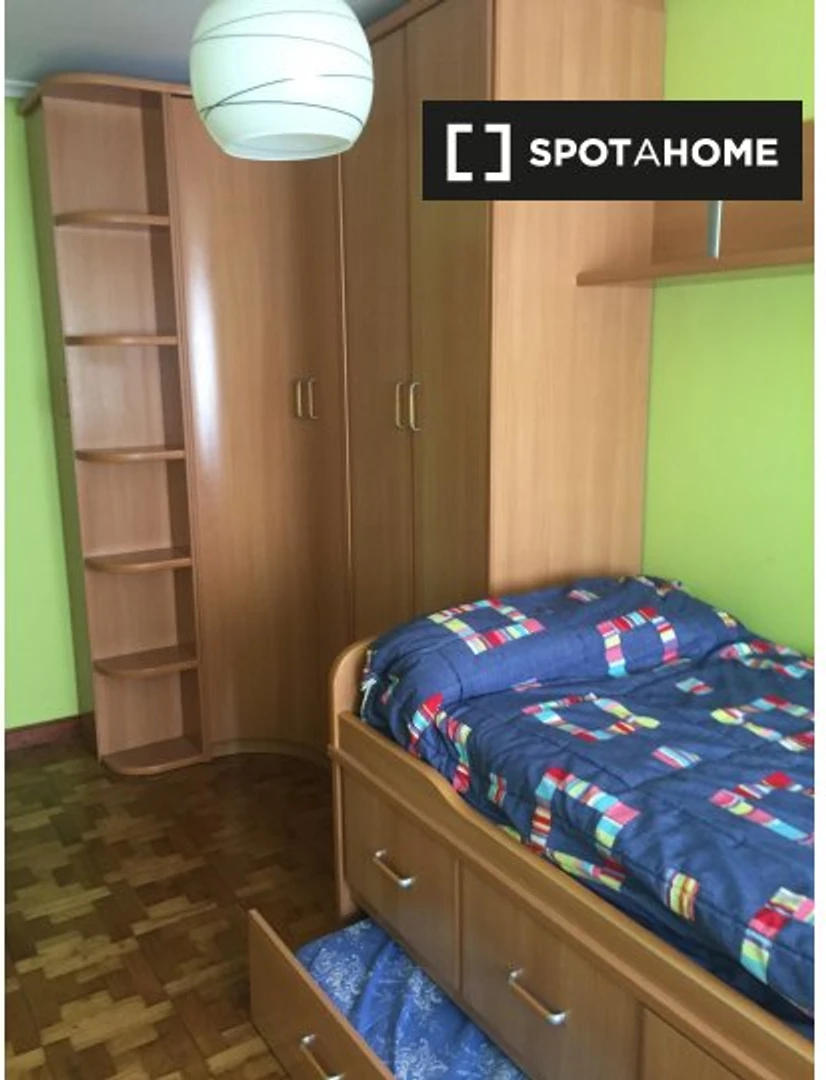 Quarto para alugar num apartamento partilhado em Santander