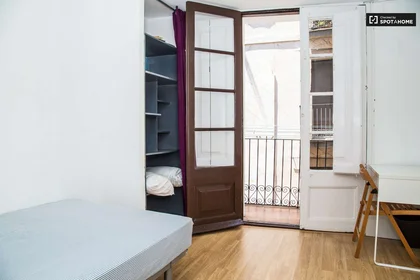 Habitación privada en Carrer de Valldonzella, imagen 1 de 10