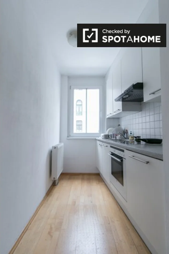Comfortable and spacious student room in 