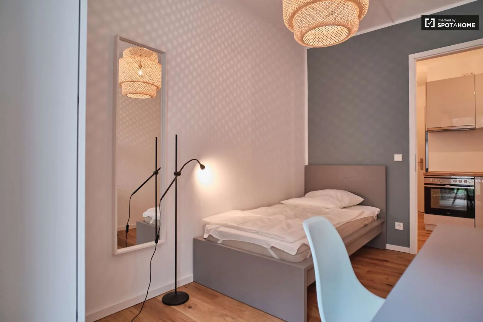 Habitación acogedora para estudiantes disponible en 