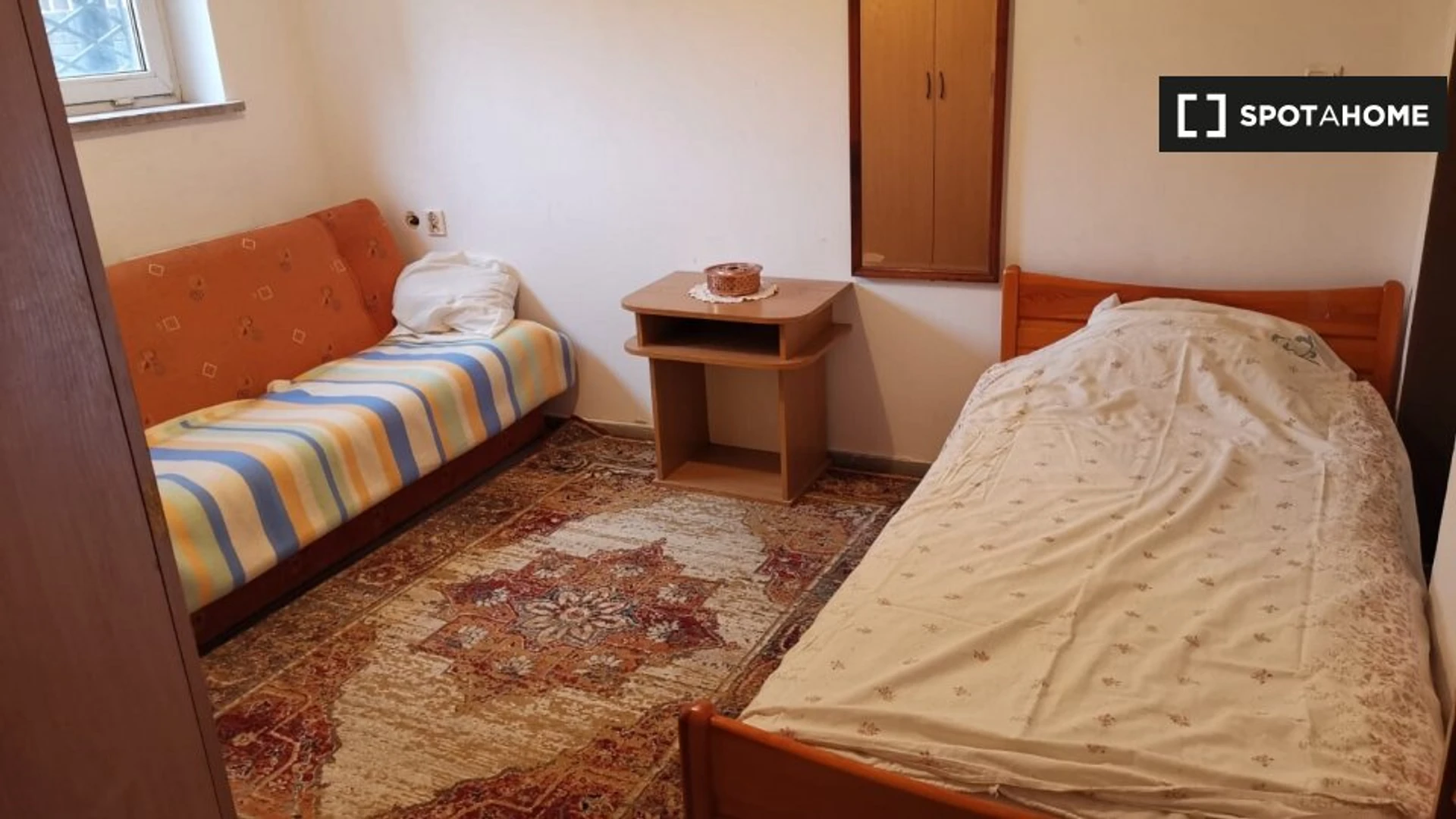 Chambre à louer dans un appartement en colocation à Poznań