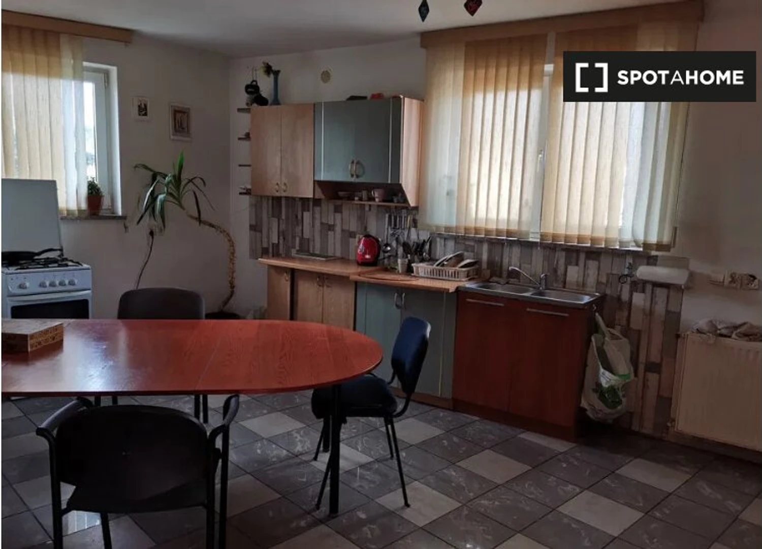Chambre à louer dans un appartement en colocation à Poznań
