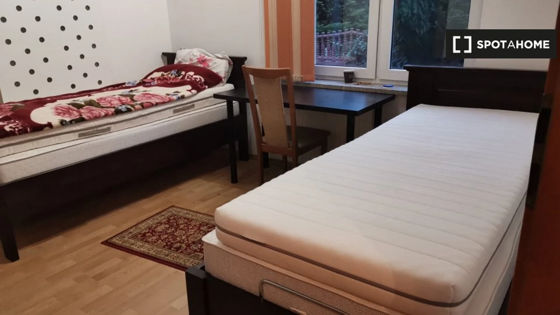 Quarto para alugar com cama de casal em Posnânia