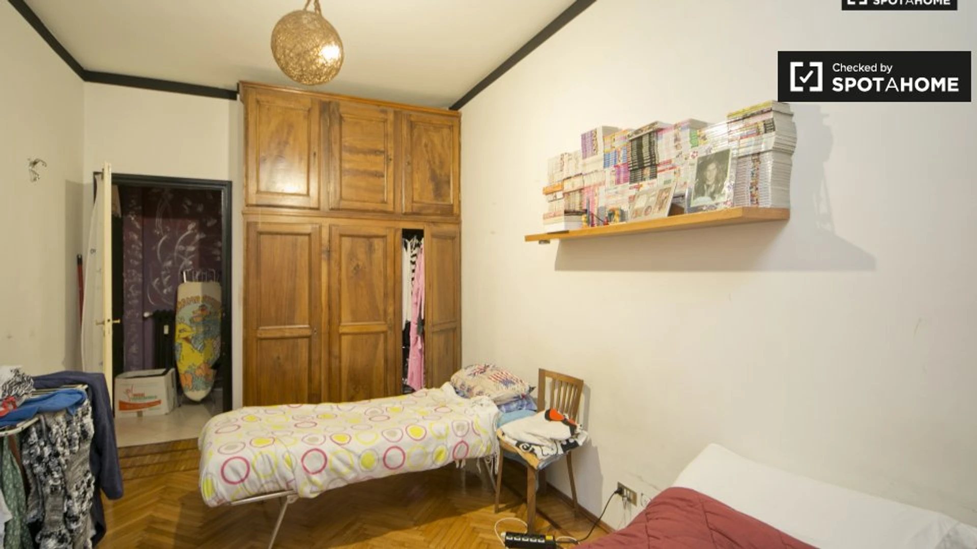 Pokój do wynajęcia we wspólnym mieszkaniu w Turyn