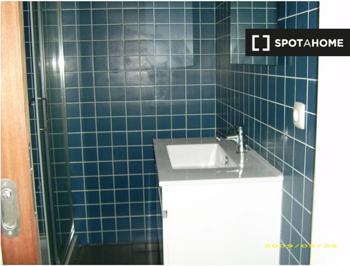 Habitación en apartamento estudiantil en alquiler en , completamente amueblado