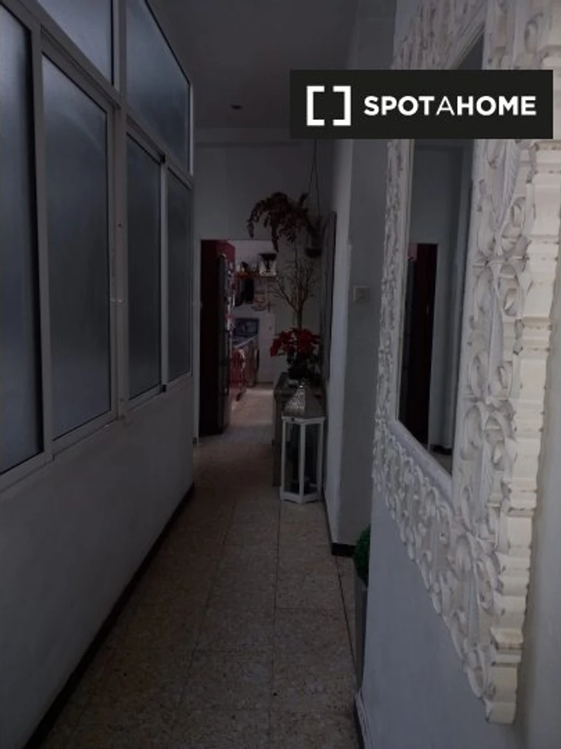 Cádiz içinde aydınlık özel oda