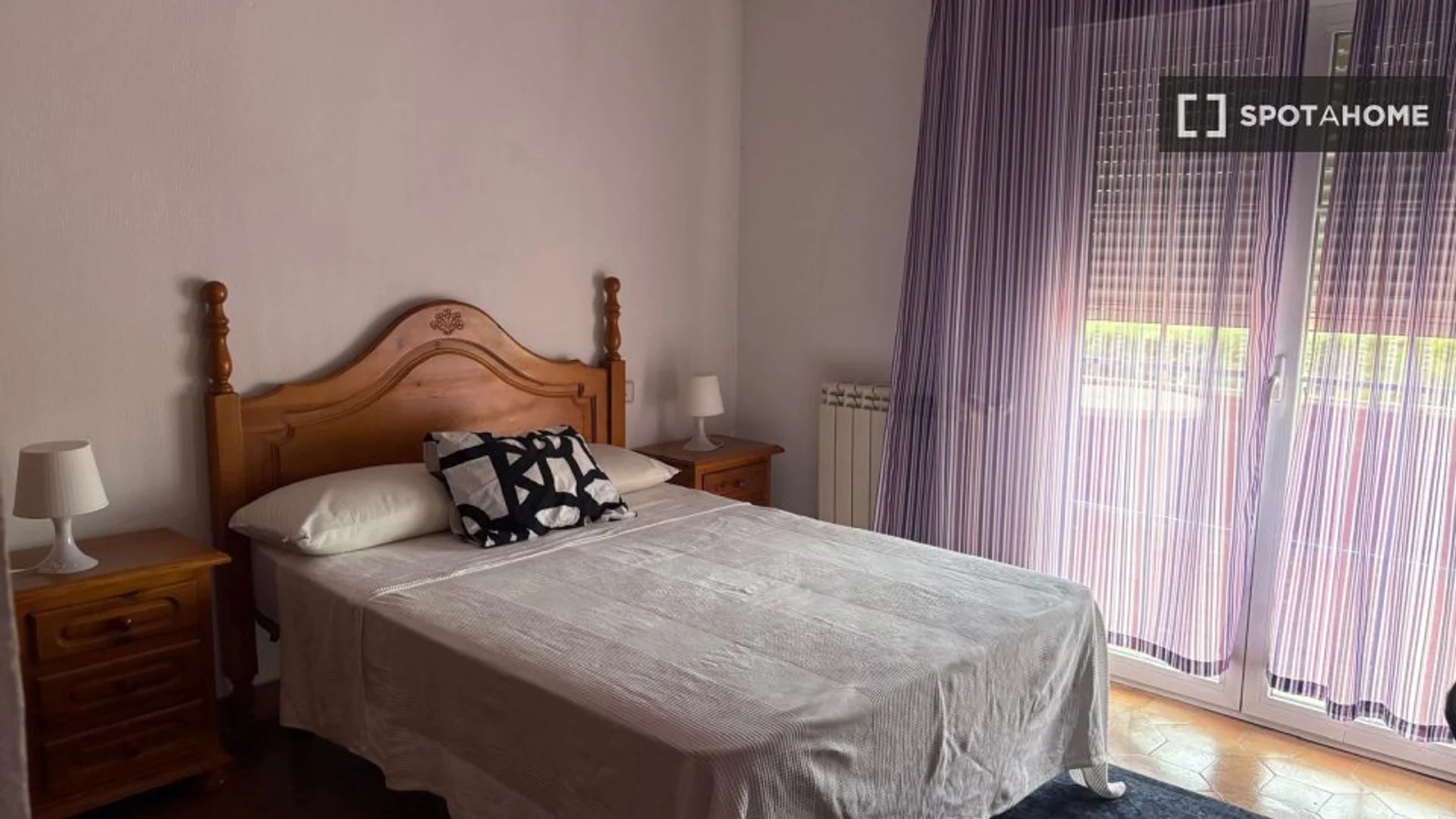Camera per studenti economica con posizione comoda a