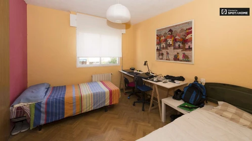 Zimmer mit Doppelbett zu vermieten Villaviciosa-de-odon