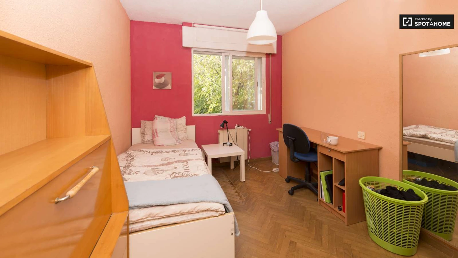 Room for rent in a shared flat in Villaviciosa De Odón