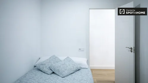 Prywatny pokój Carrer de Lluís Lamarca, obraz 14 18