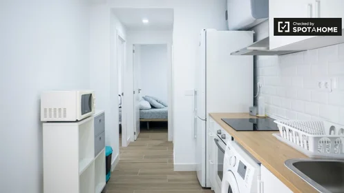 Prywatny pokój Carrer de Lluís Lamarca, obraz 8 18