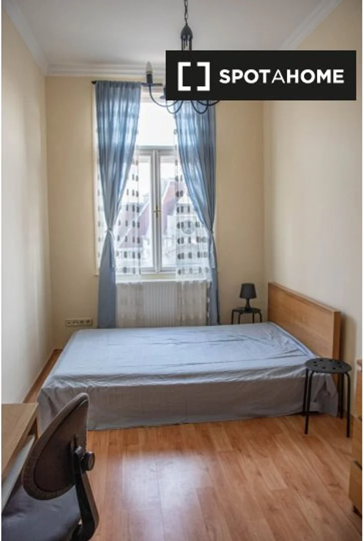 Cozy room for students available in 