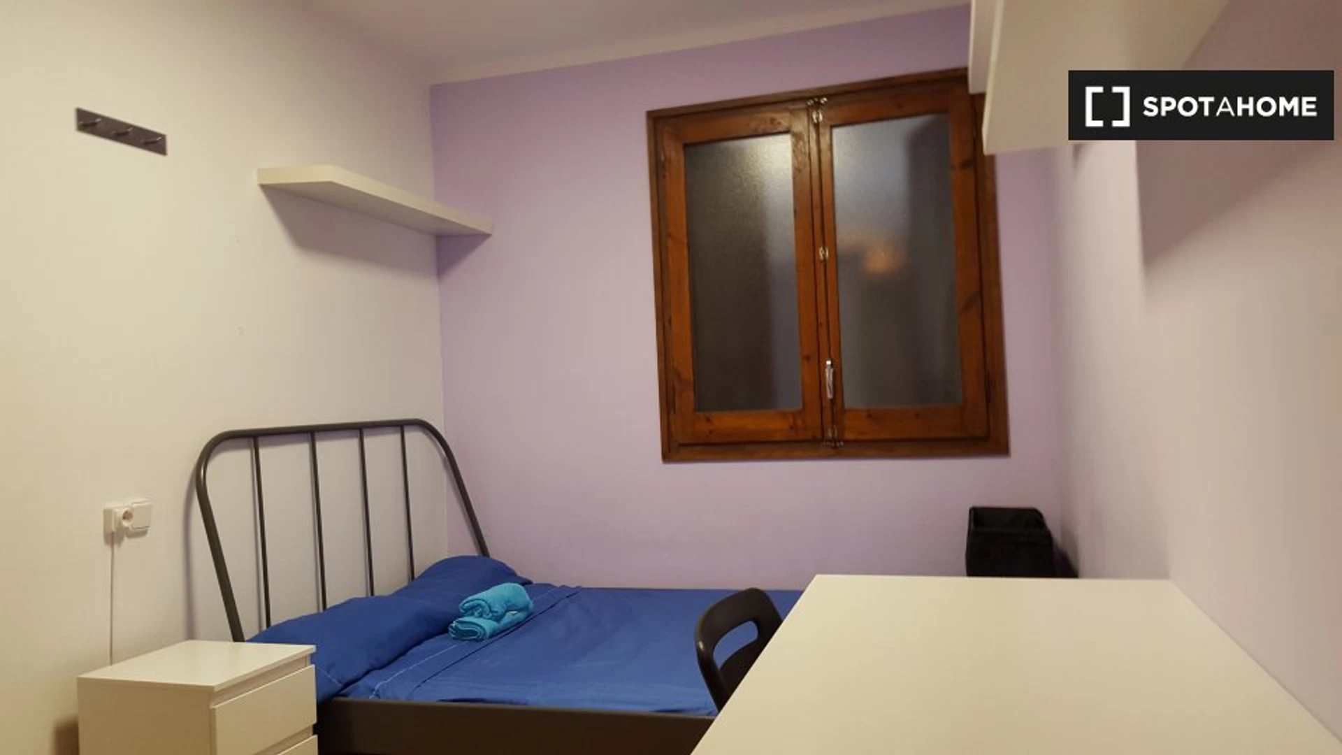 Chambre à louer avec lit double Mataró