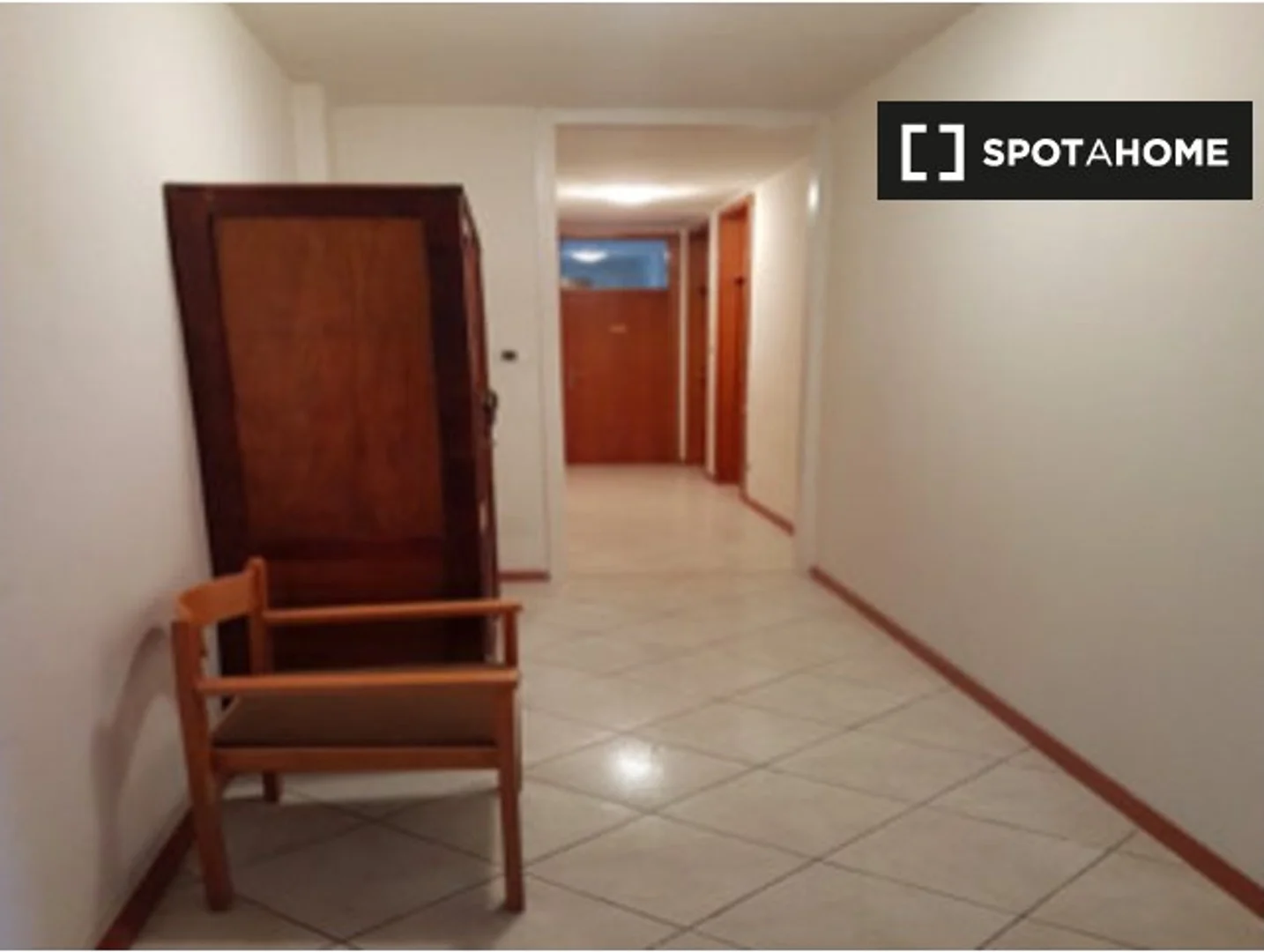Affordable room for students with ample lighting in 