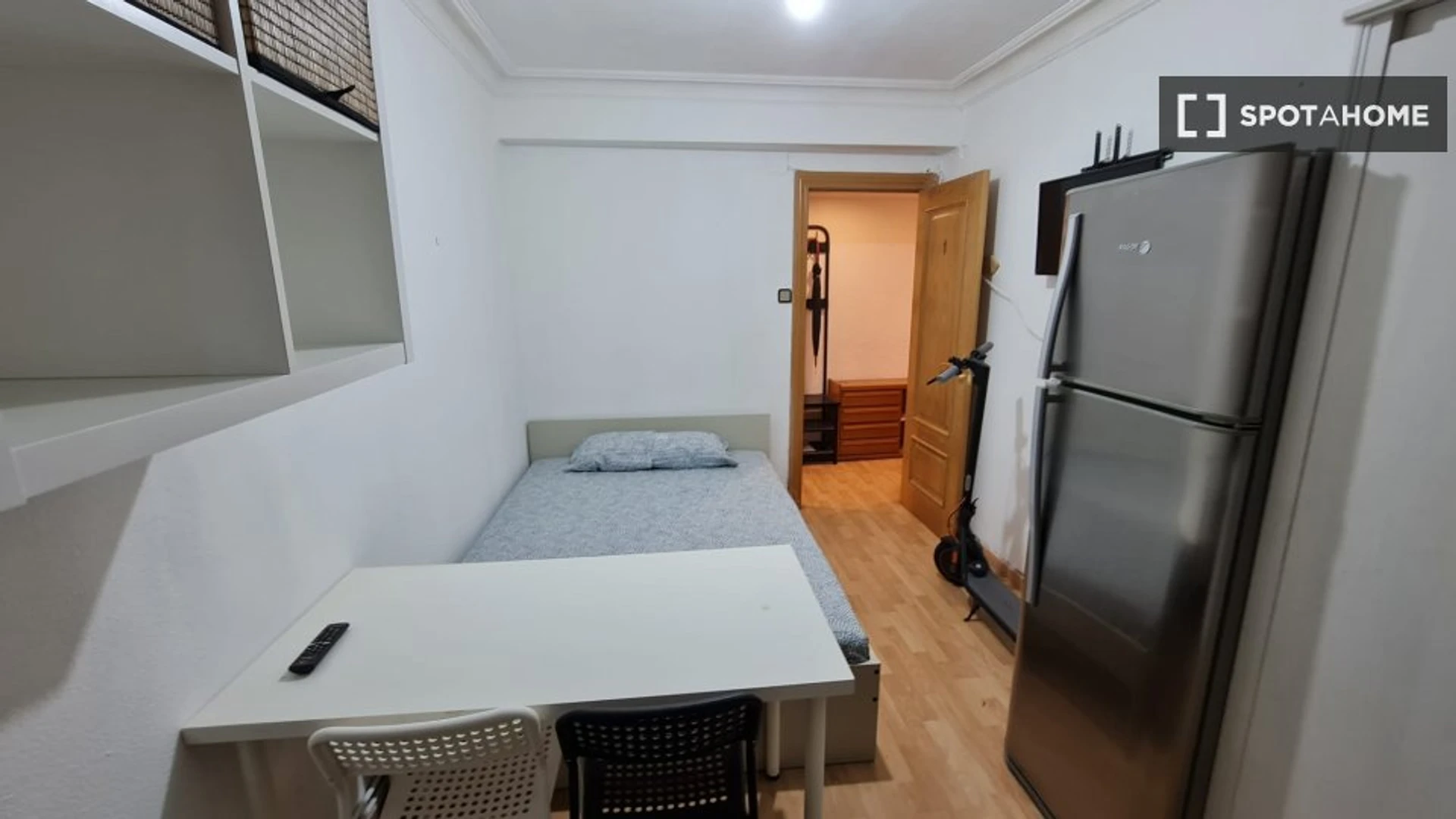 Zaragoza de ortak bir dairede kiralık oda