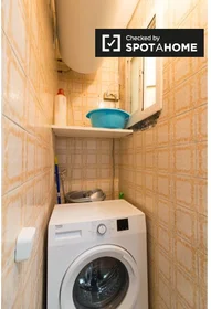 Private room at Carrer de la Lluna, image 14 of 19