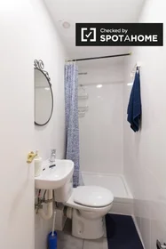 Private room at Carrer de la Lluna, image 16 of 19