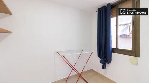 Private room at Carrer de la Lluna, image 17 of 19