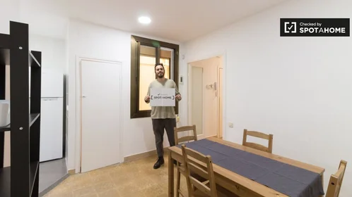 Private room at Carrer de la Lluna, image 19 of 19