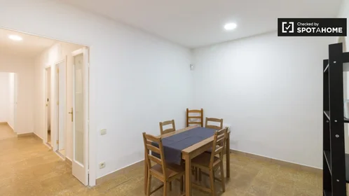 Private room at Carrer de la Lluna, image 7 of 19