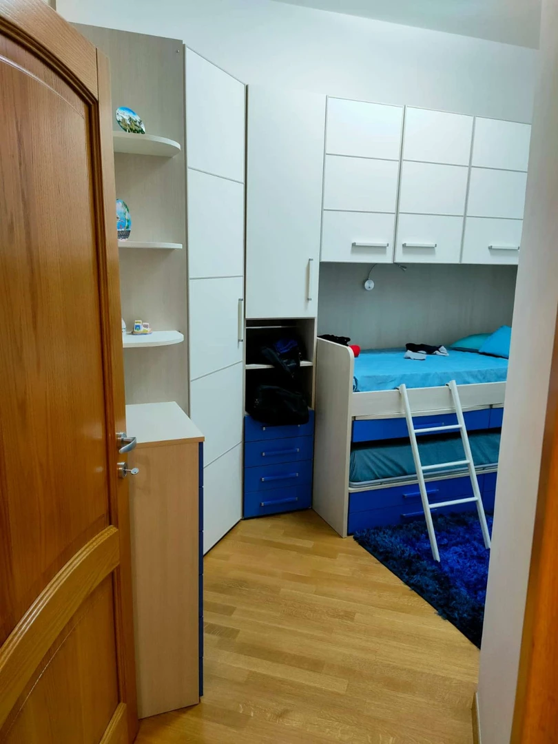 Zimmer mit Doppelbett zu vermieten Casteddu/cagliari