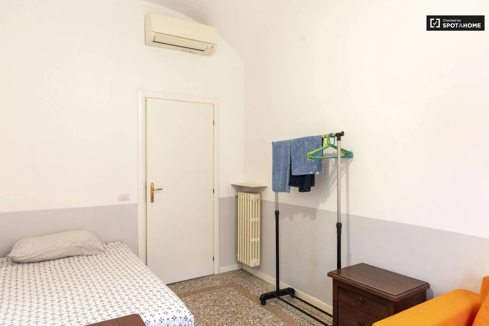 Komfortables und geräumiges Studentenzimmer in 
