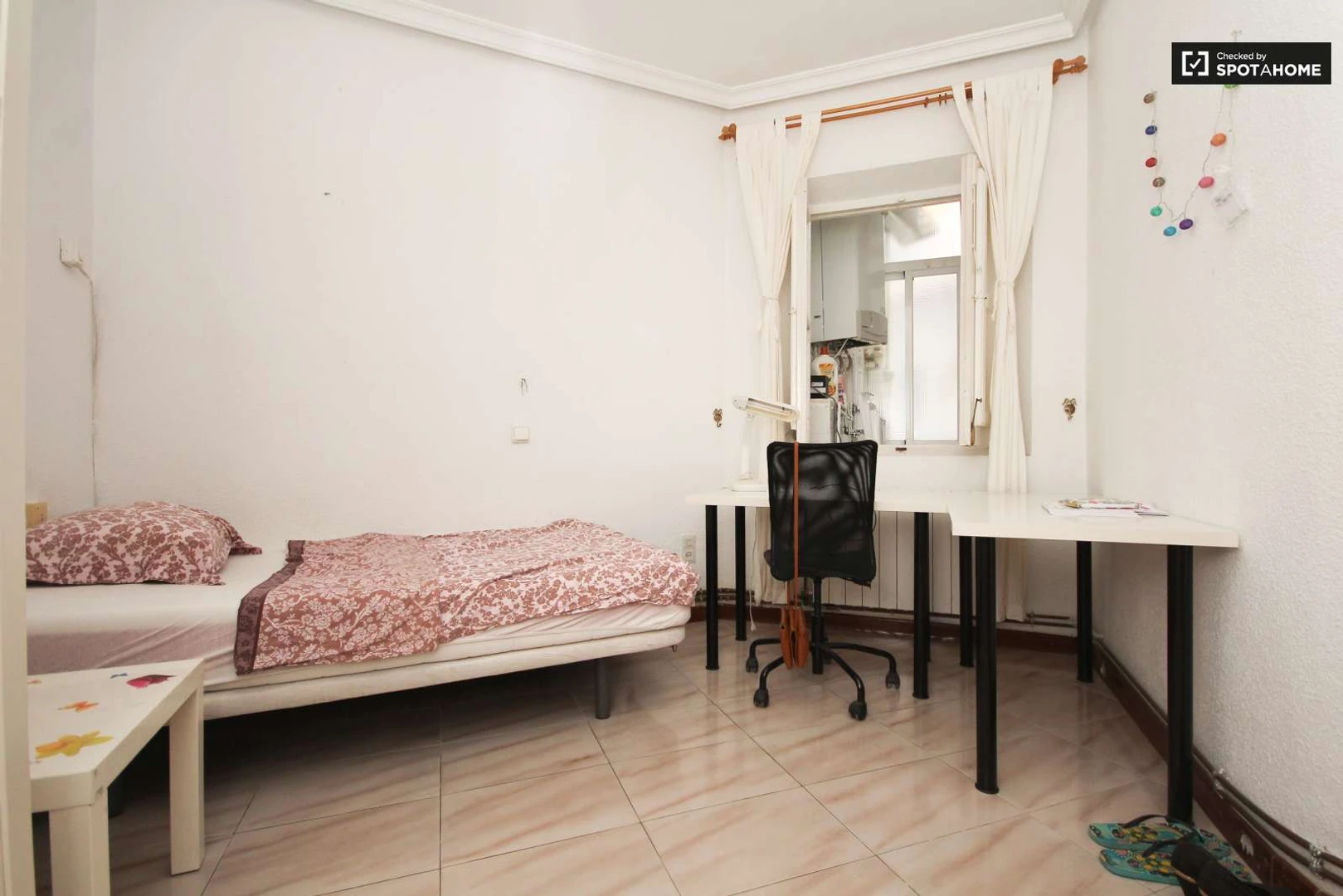Room for rent with double bed Granada