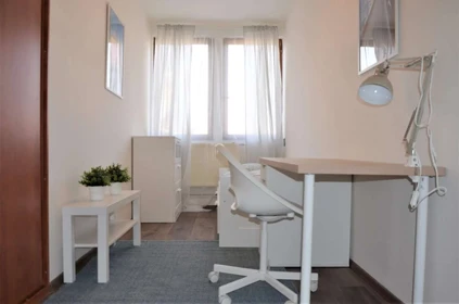 Chambre à louer dans un appartement en colocation à Praha