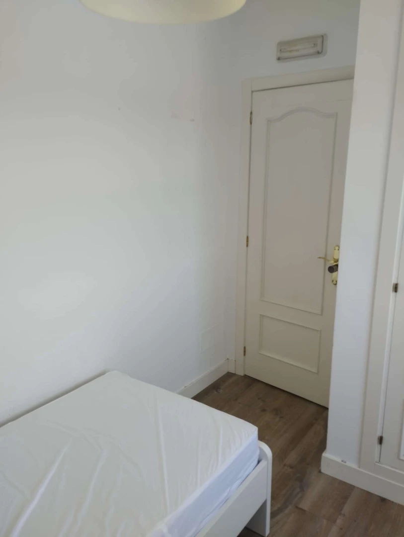 Cheap private room in pozuelo-de-alarcon